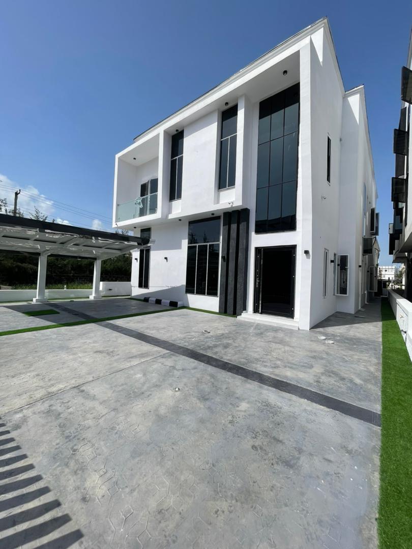 5 BEDROOM FULLY DETACHED DUPLEX + BQ AND SWIMMING POOL FOR SALE!!
