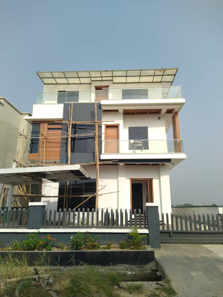 5 Bedroom Fully Detected Duplex Available For Sale.